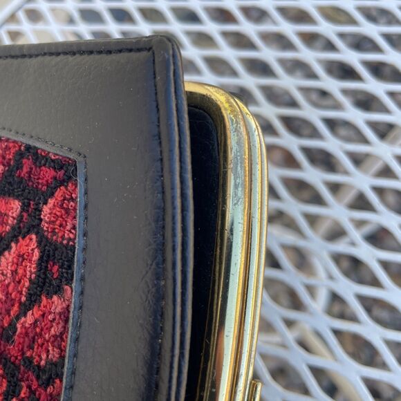 Vintage Tapestry Carpet Bag Red & Black Wallet 1960s Double Kiss Closure - Picture 7 of 8